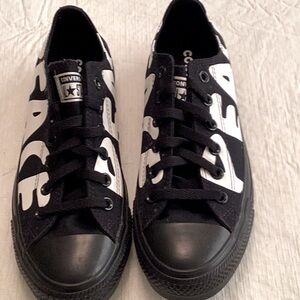 CONVERSE Chuck Taylor All Star Peace Powered 167893C. Black. Size 9. New.